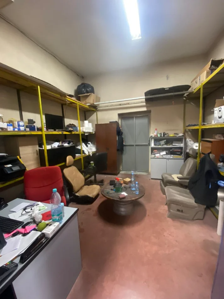 Tirane, jepet me qera ambjent biznesi Kati 0, 120 m² 1.800 € (KRYQI KUQ)