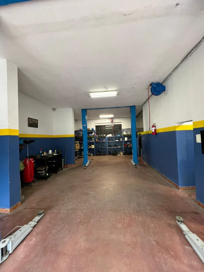 Tirane, jepet me qera ambjent biznesi Kati 0, 120 m² 1.800 € (KRYQI KUQ)