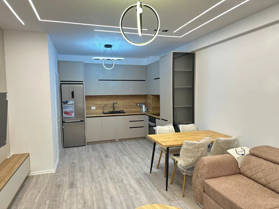 Tirane, jepet me qera apartament 1+1 Kati 4, (urban gate)