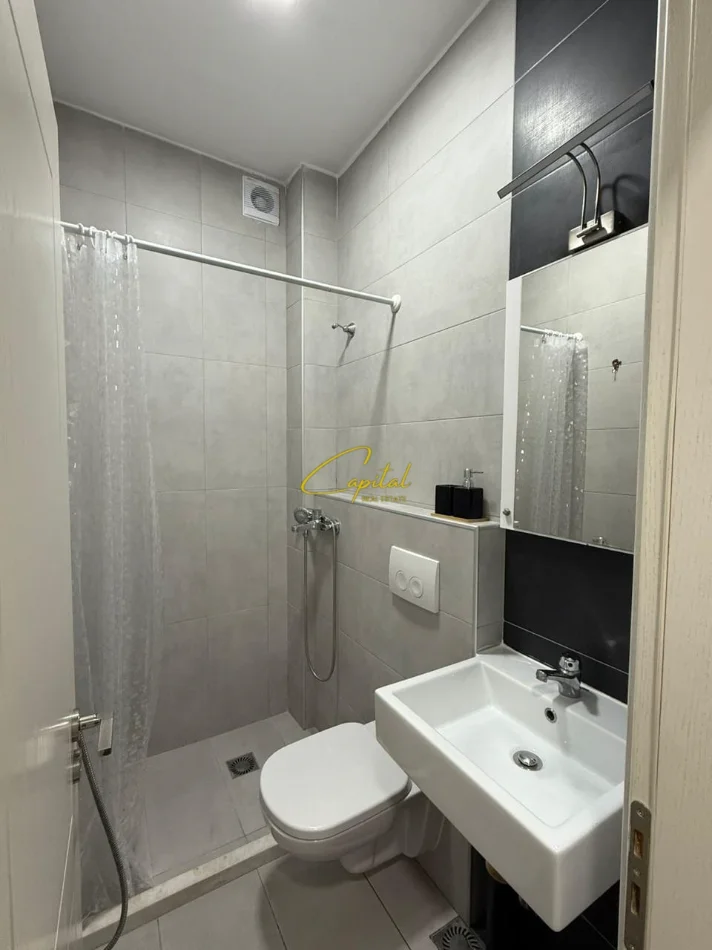 Tirane, jepet me qera apartament 1+1 Kati 3, 75 m² 600 € (ISH BLLOKU)