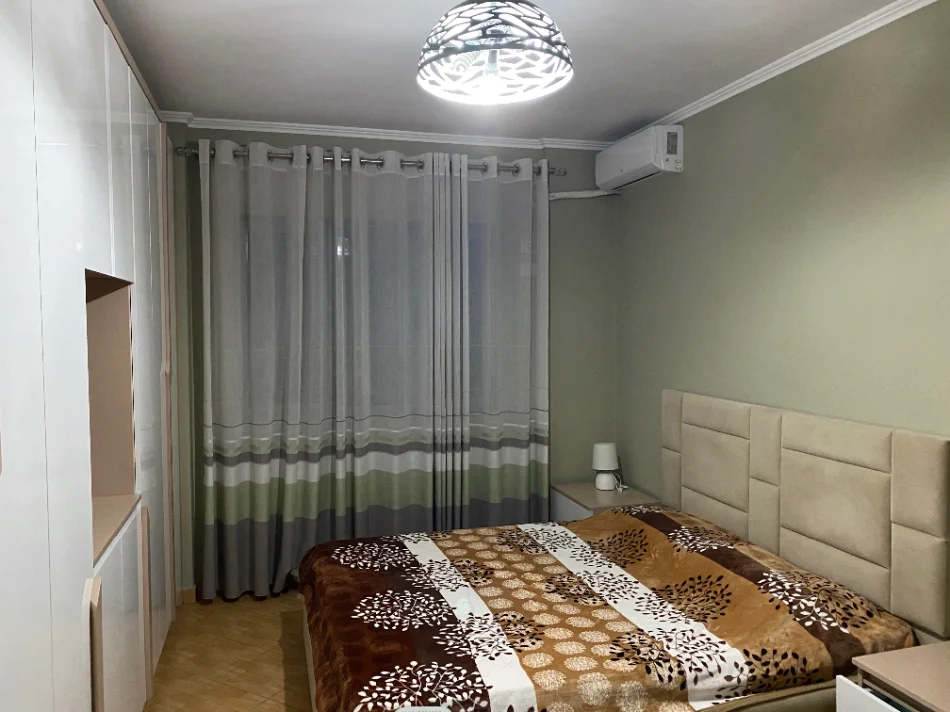 Tirane, jepet me qera apartament 2+1 Kati 9, 80 m² 650 € (PALLATI ME SHIGJETA)