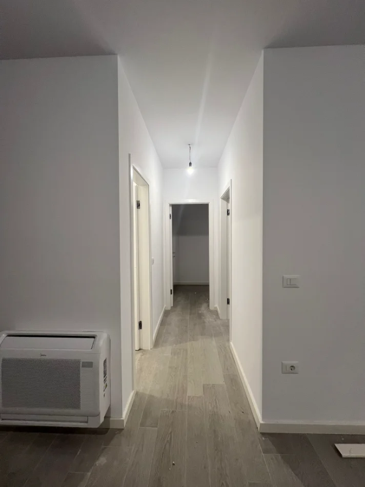 Tirane, jepet me qera zyre Kati 1, 90 m² 649 € (Rruga Dritan Hoxha)