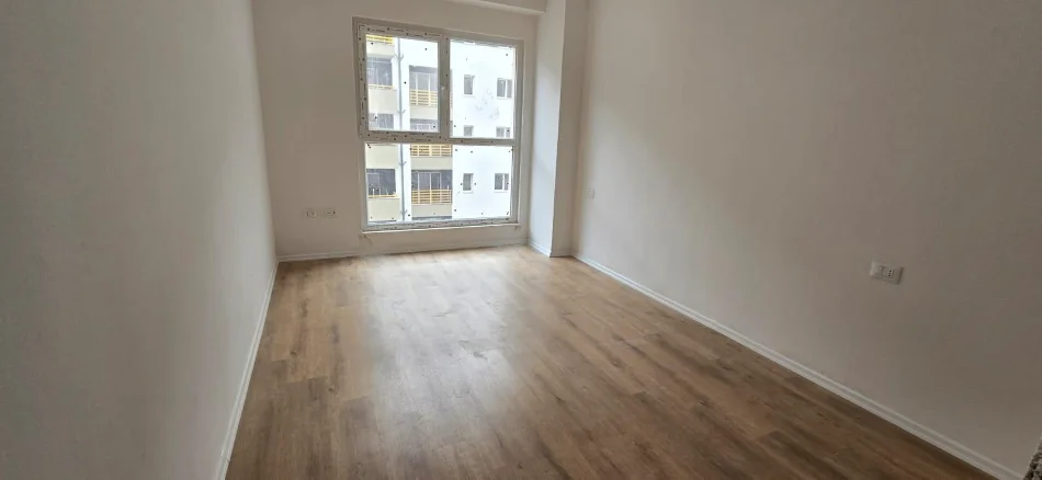 Tirane, shitet apartament 2+1 Kati 3, 116 m² (Laprake)