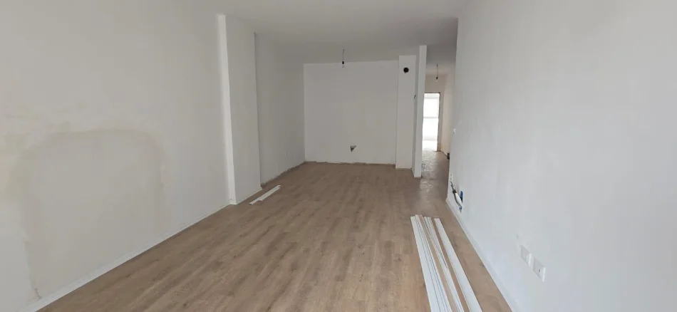 Tirane, shitet apartament 2+1 Kati 3, 116 m² (Laprake)