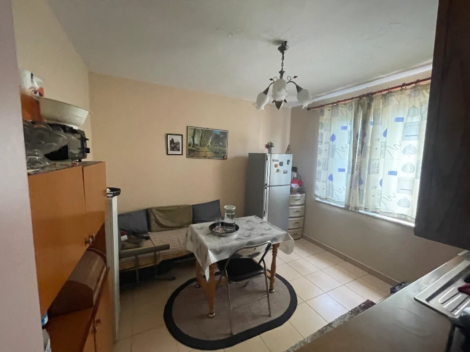 Tirane, shitet apartament 3+1+Ballkon Kati 3, 94 m² 220.000 € (Gjykata)