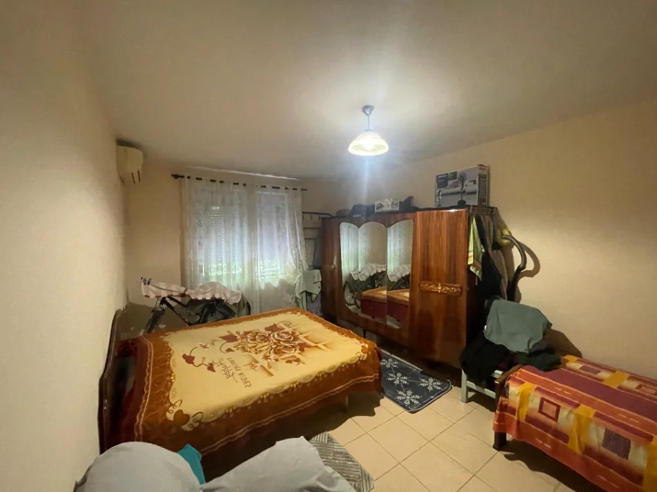 Tirane, shitet apartament 3+1+Ballkon Kati 3, 94 m² 220.000 € (Gjykata)
