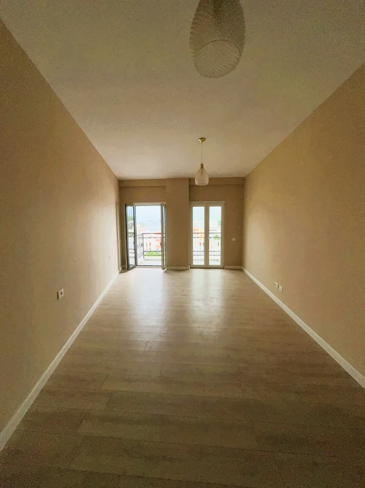 Tirane, shitet apartament 1+1+Aneks+Ballkon Kati 3, 94 m² 149.000 € 