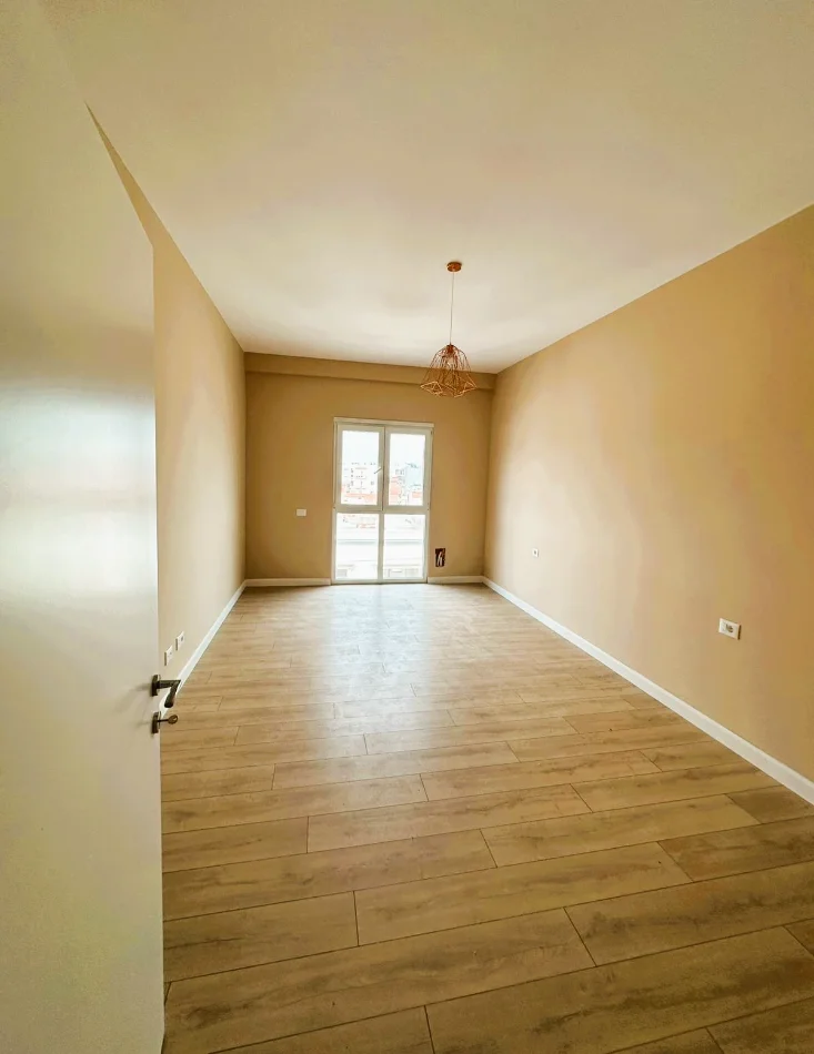 Tirane, shitet apartament 1+1+Aneks+Ballkon Kati 3, 94 m² 149.000 € 