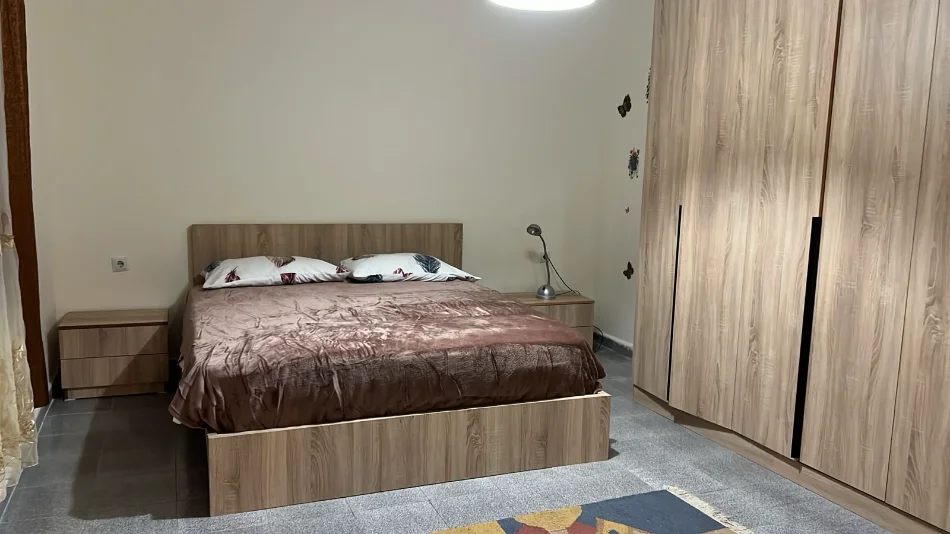 Tirane, jepet me qera apartament 1+1 Kati 5, 60 m² 400 € 