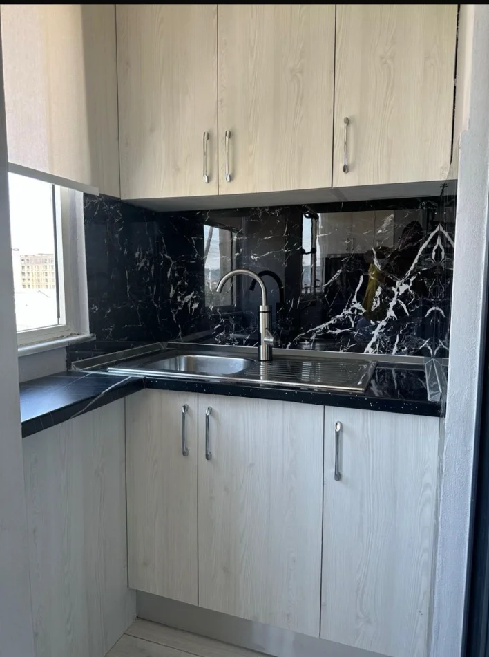 Tirane, jepet me qera apartament 2+1 Kati 8, 80 m² 600 € 