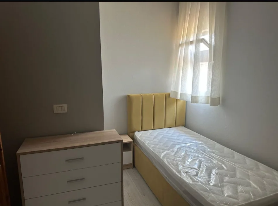 Tirane, jepet me qera apartament 2+1 Kati 8, 80 m² 600 € 