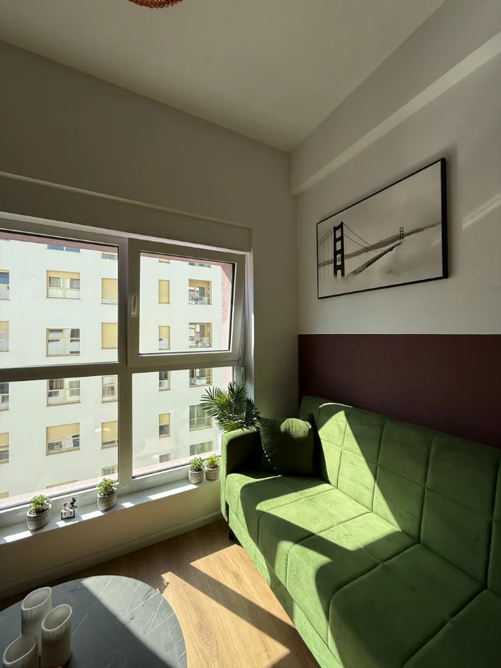Tirane, jepet me qera apartament 1+1 Kati 6, 50 m² 420 € (Ali Demi)