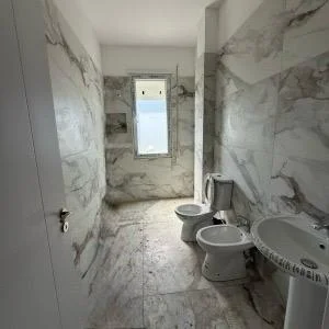 Tirane, shitet apartament 2+1 Kati 3, 122 m² 121.500 € (Kamez)