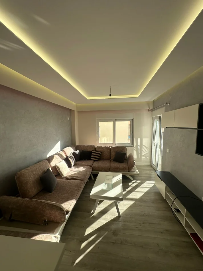 Tirane, shitet apartament 3+1+Ballkon Kati 3, 127 m² 200.000 € (Astir)