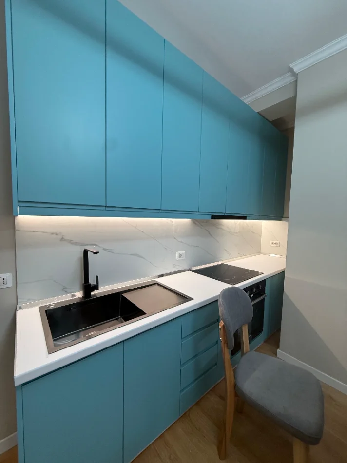 Tirane, jepet me qera apartament 2+1+Ballkon Kati 2, 81 m² (Rruga 5 Maji)