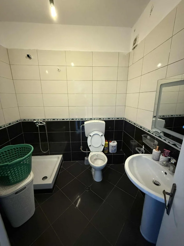 Tirane, jepet me qera apartament 2+1 , 103 m² 530 € (Astir)