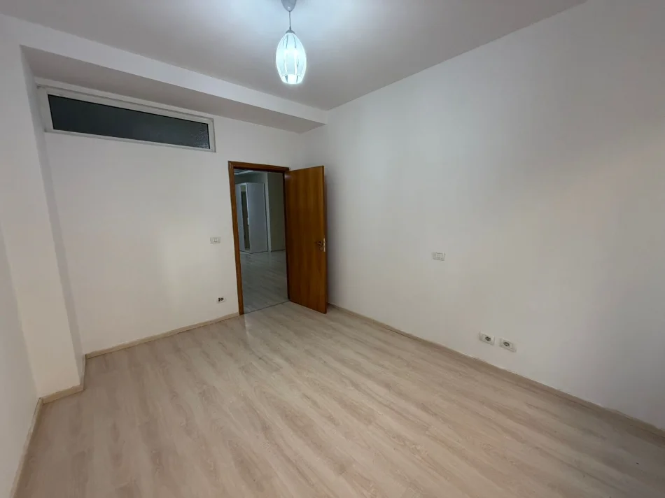 Tirane, shitet apartament 2+1 Kati 0, 75 m² 118.000 € (5 Maji)