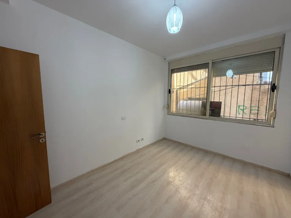 Tirane, shitet apartament 2+1 Kati 0, 75 m² 118.000 € (5 Maji)