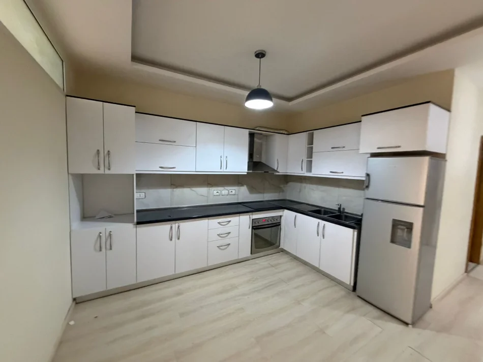 Tirane, shitet apartament 2+1 Kati 0, 75 m² 118.000 € (5 Maji)