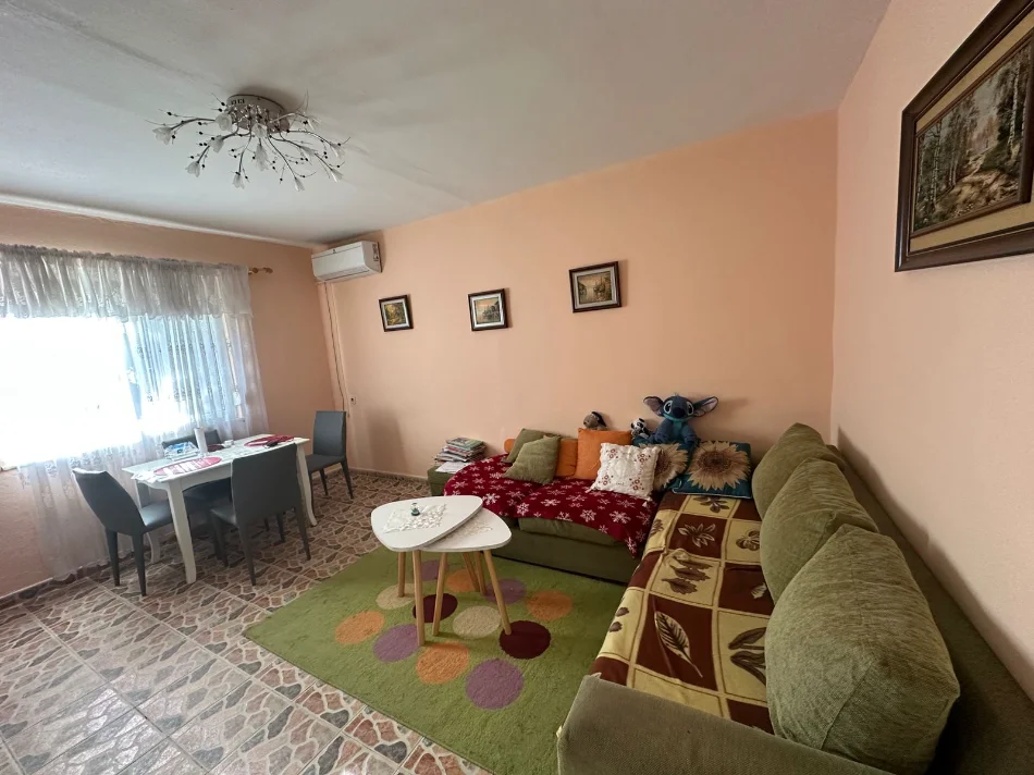 Tirane, jepet me qera apartament 1+1 Kati 2, 56 m² (rruga e dibres)