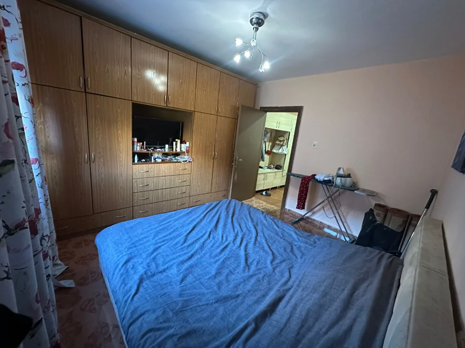 Tirane, jepet me qera apartament 1+1 Kati 2, 56 m² (rruga e dibres)