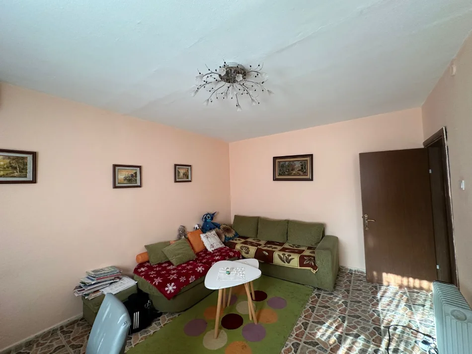 Tirane, jepet me qera apartament 1+1 Kati 2, 56 m² (rruga e dibres)