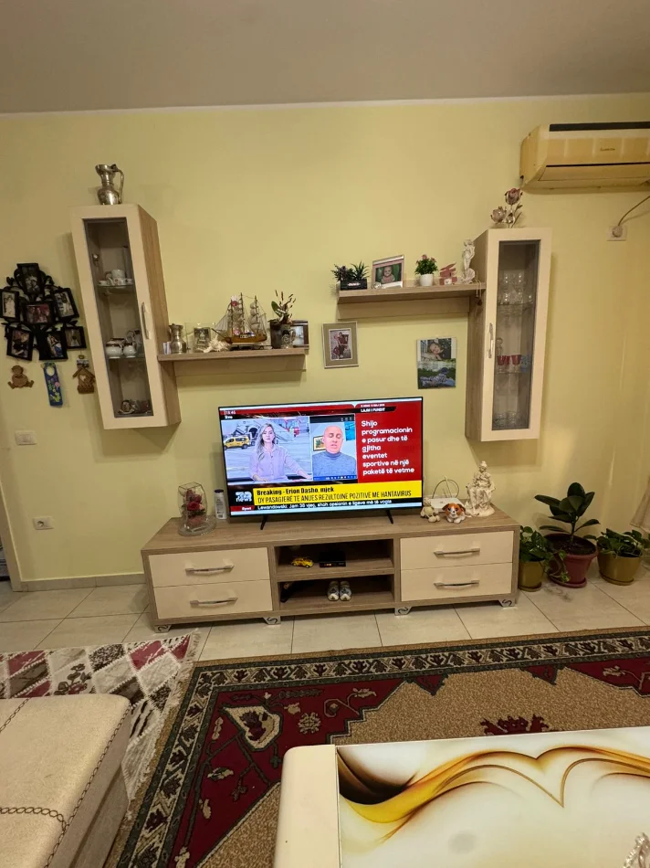 JEPET ME QIRA APARTAMENT 2+1+2  600 € (UNAZA E RE ( OZONI ))