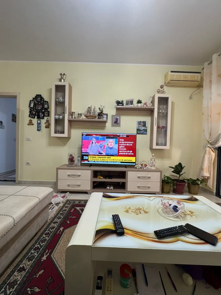 JEPET ME QIRA APARTAMENT 2+1+2  600 € (UNAZA E RE ( OZONI ))