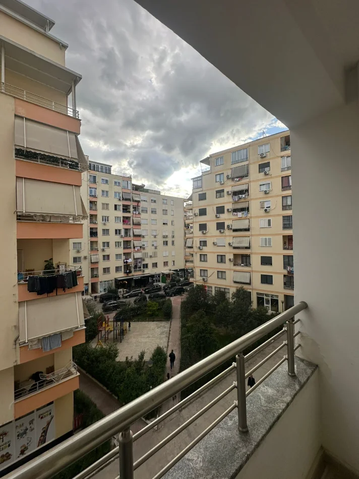 Tirane, shitet apartament 3+1+Ballkon Kati 3, 127 m² 200.000 € (Astir)