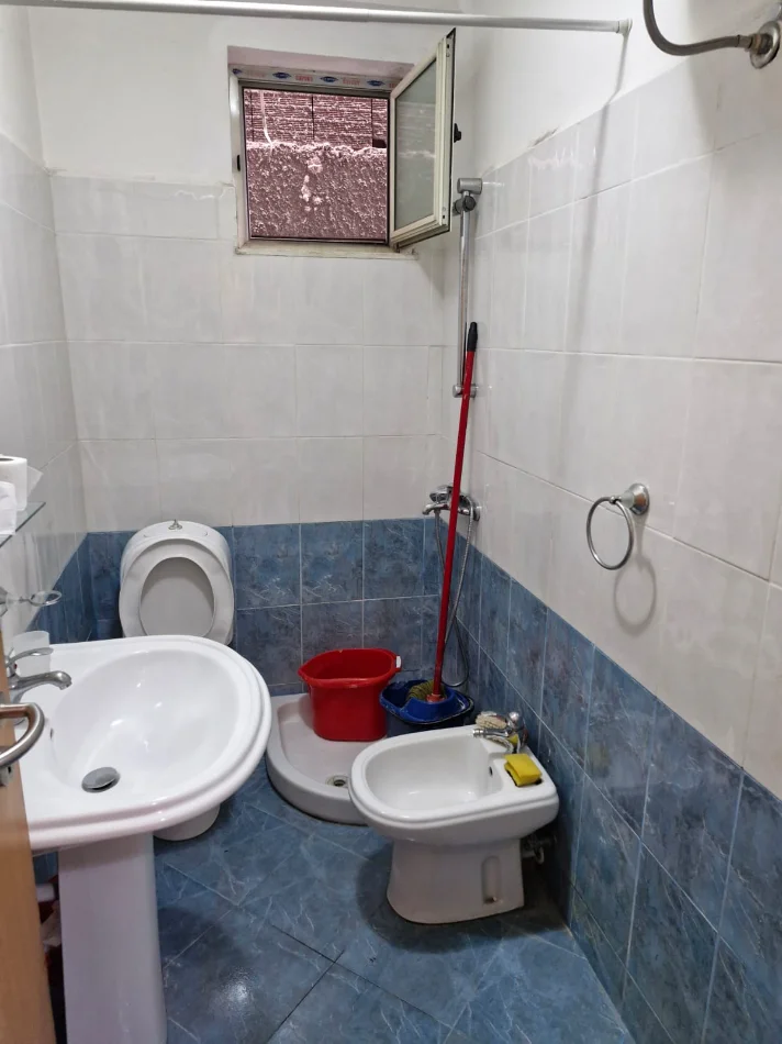 Tirane, jepet me qera apartament 2+1 Kati 5, 106 m² 750 € (RRUGA E KOSOVAREVE)