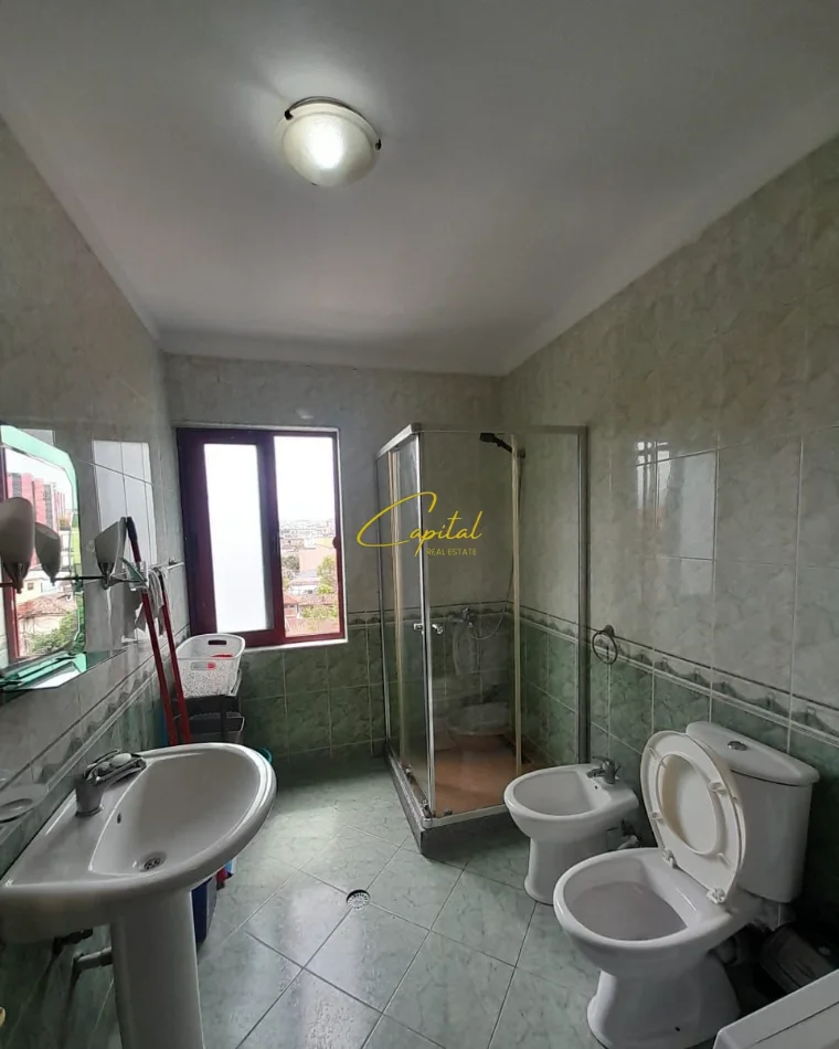 Tirane, jepet me qera apartament 1+1 Kati 3, 71 m² 550 € (RRUGA E DIBRES)