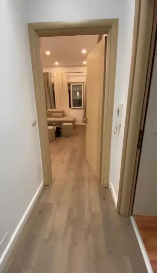 Tirane, jepet me qera apartament 1+1+Ballkon Kati 5, 70 m² 550 € 