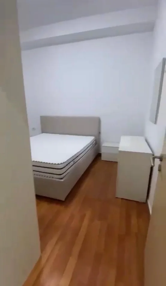 Tirane, jepet me qera apartament 1+1+Ballkon Kati 5, 70 m² 550 € 