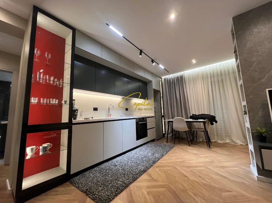 Tirane, jepet me qera apartament 1+1 Kati 1, 75 m² 650 € (KODRA E DIELLIT)