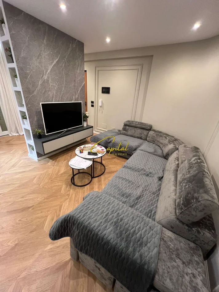 Tirane, jepet me qera apartament 1+1 Kati 1, 75 m² 650 € (KODRA E DIELLIT)