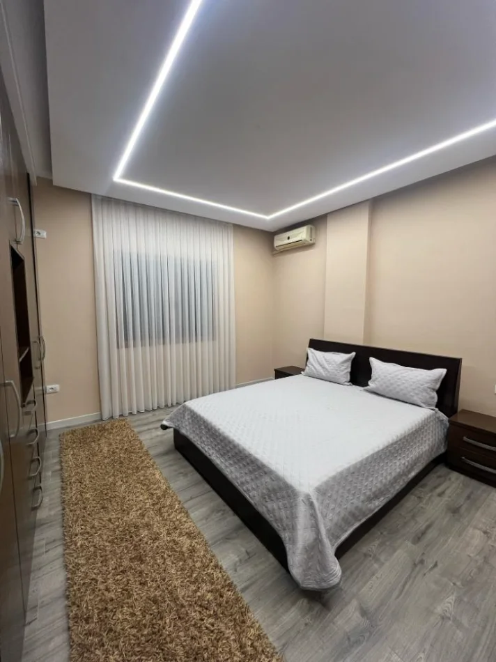 Tirane, jepet me qera apartament 3+1 Kati 2, 145 m² 850 € (Don Bosko)