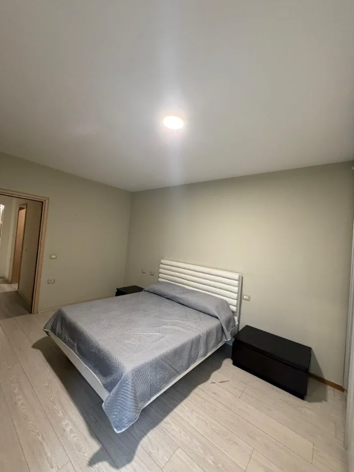 Tirane, jepet me qera apartament 2+1 Kati 1, 98 m² 200.000 € (Kodra e Diellit)