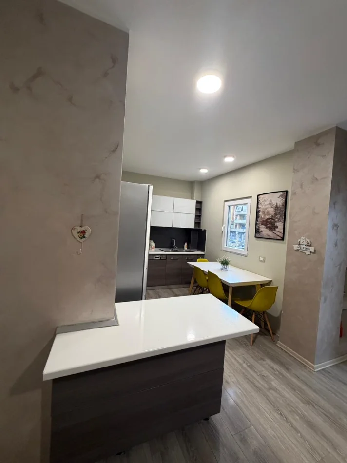 Tirane, jepet me qera apartament 2+1 Kati 1, 98 m² 200.000 € (Kodra e Diellit)