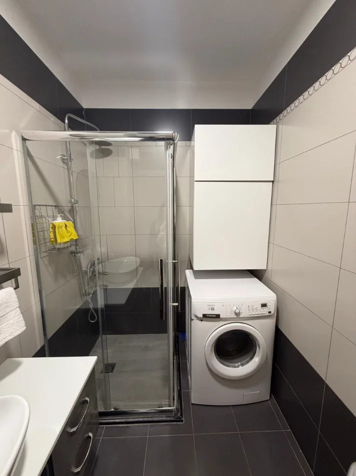 Tirane, jepet me qera apartament 2+1 Kati 1, 98 m² 200.000 € (Kodra e Diellit)