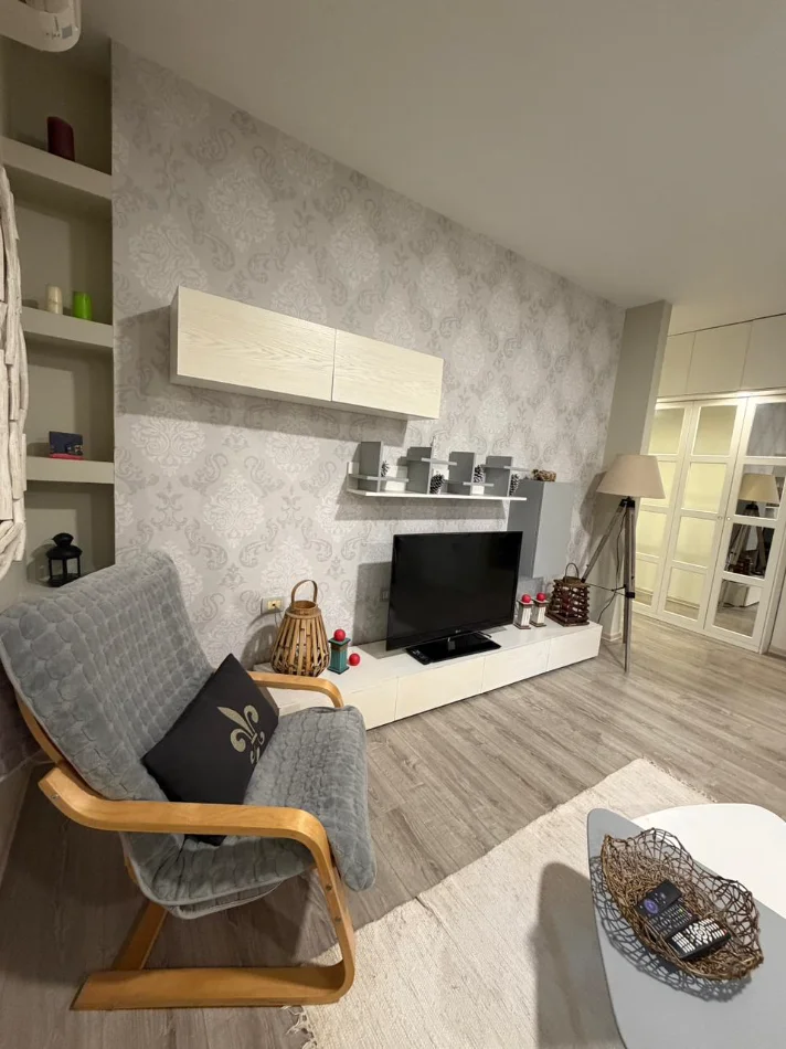 Tirane, jepet me qera apartament 2+1 Kati 1, 98 m² 200.000 € (Kodra e Diellit)