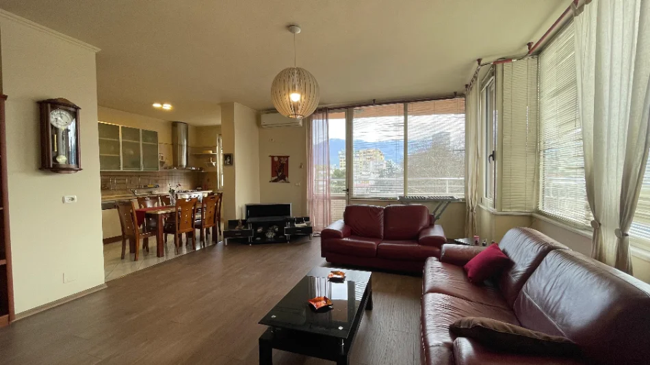 Tirane, jepet me qera apartament 2+1 Kati 8, 130 m² 850 € (myslym shyri)