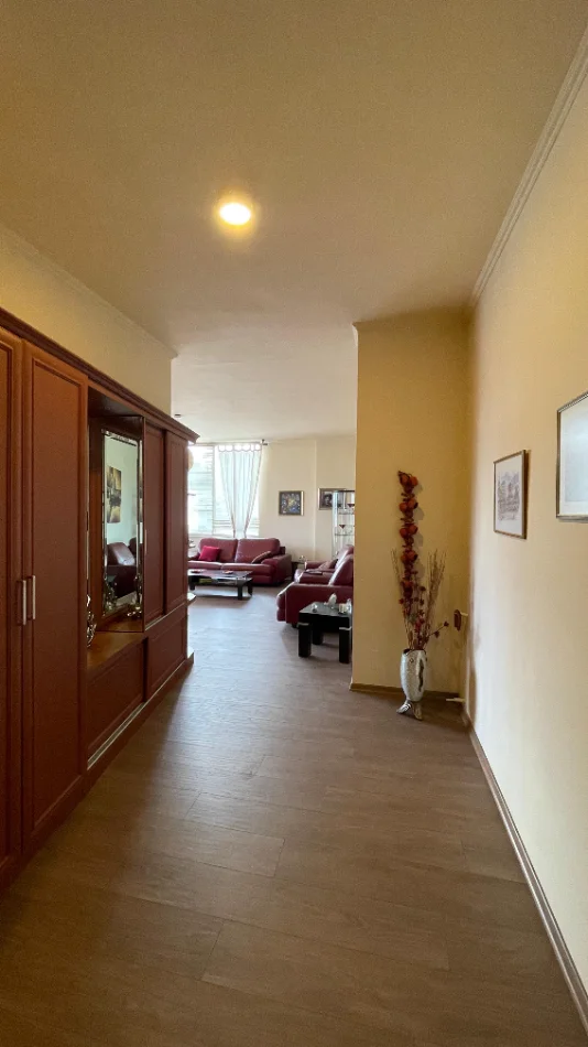 Tirane, jepet me qera apartament 2+1 Kati 8, 130 m² 850 € (myslym shyri)