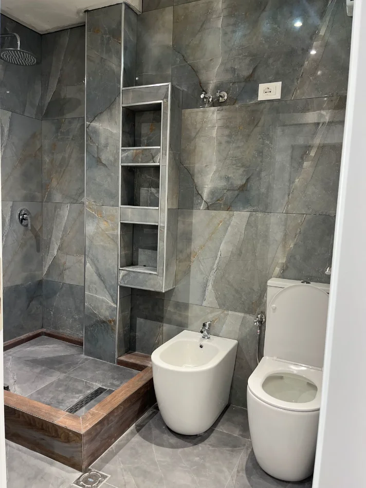 Tirane, jepet me qera apartament 2+1 Kati 1, (5 MAJI)