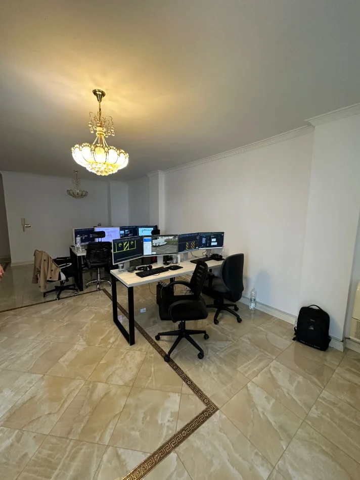 Tirane, jepet me qera zyre Kati 4, 110 m² 1.000 € (Bllok, Tirane)