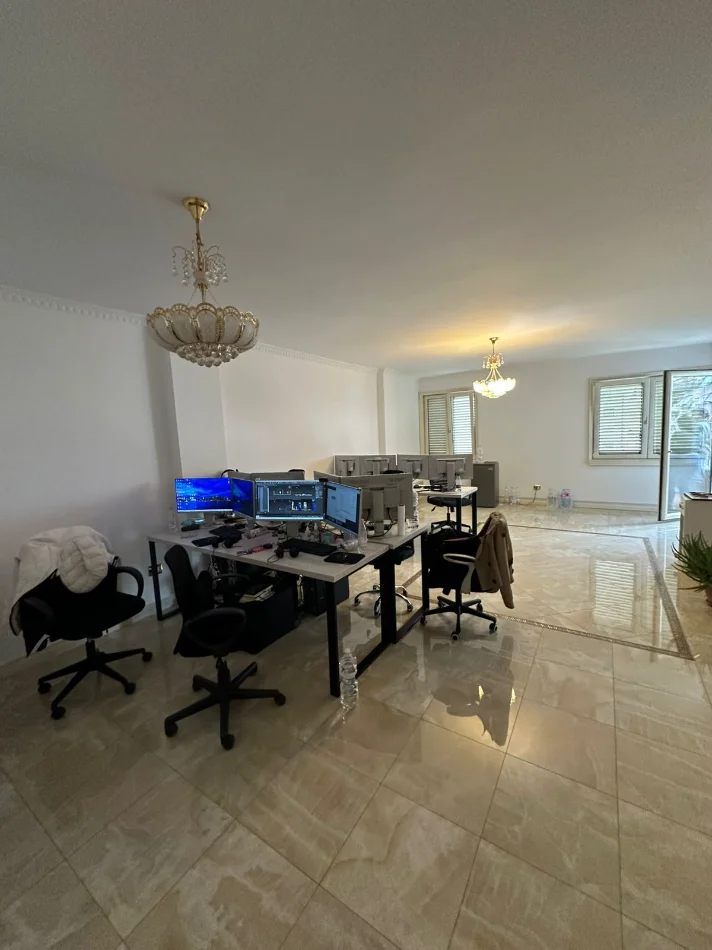 Tirane, jepet me qera zyre Kati 4, 110 m² 1.000 € (Bllok, Tirane)