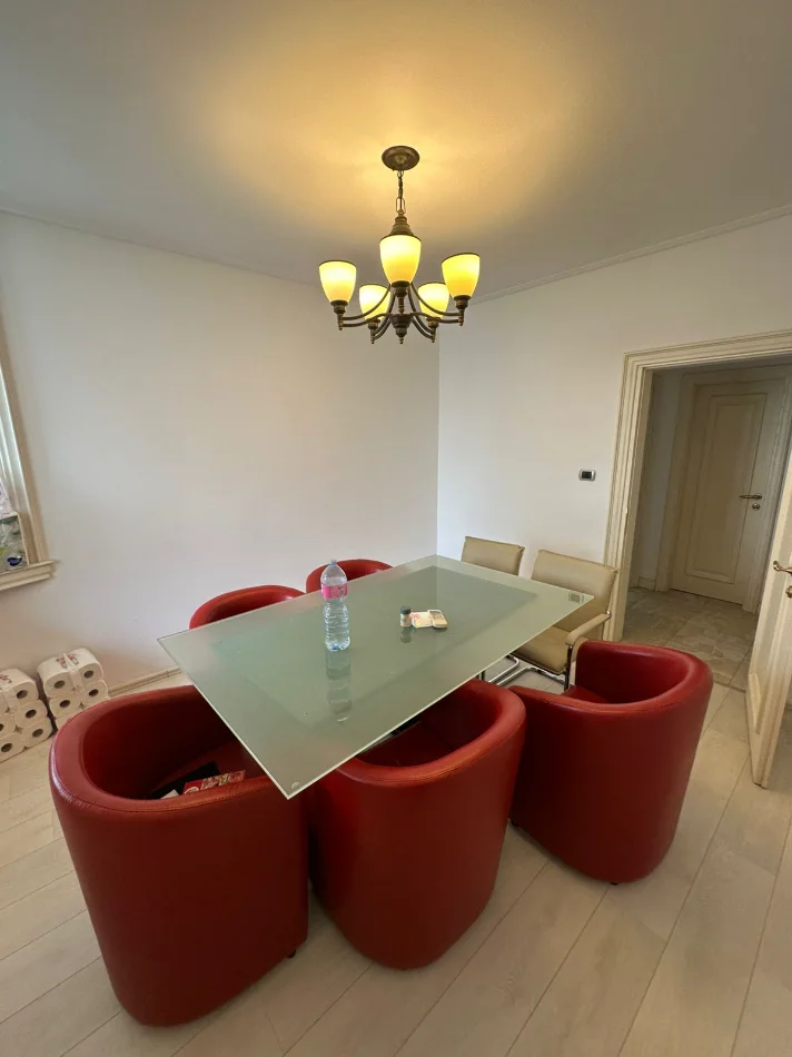 Tirane, jepet me qera zyre Kati 4, 110 m² 1.000 € (Bllok, Tirane)