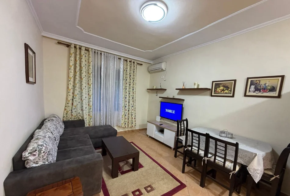 Tirane, jepet me qera apartament 1+1 Kati 4, 60 m² 470 € MEDRESEJA)