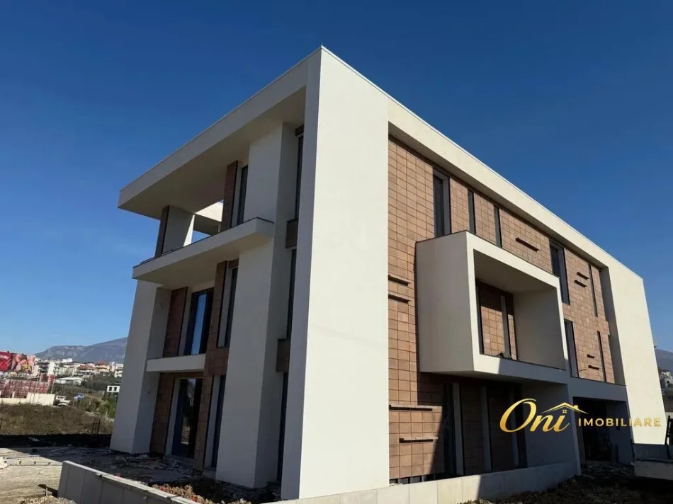 Tirane, shitet apartament 2+1 Kati 1, 150 m² 367.500 € (REZIDENCA TULIPAN)