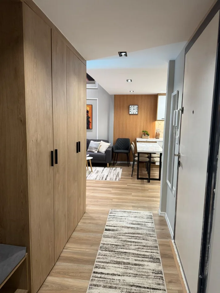 Tirane, jepet me qera apartament duplex 2+1 Kati 1, 100 m² 