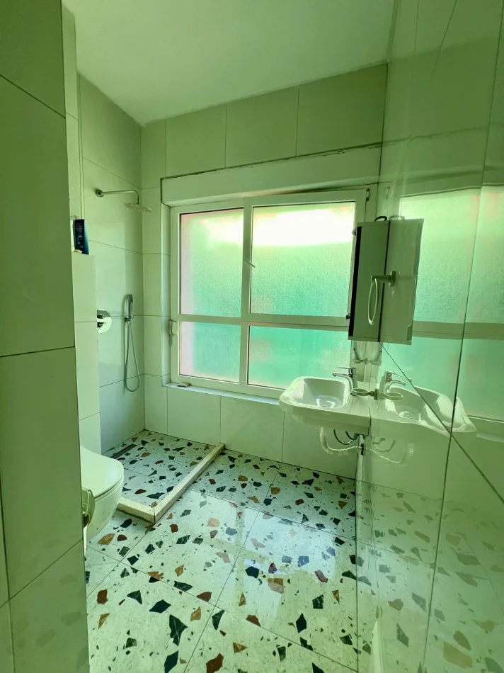 Tirane, shes apartament 2+1+Ballkon Kati 5, 70 m² 128 milion (Pasho Hysa,Kompleksi Mangalem21)